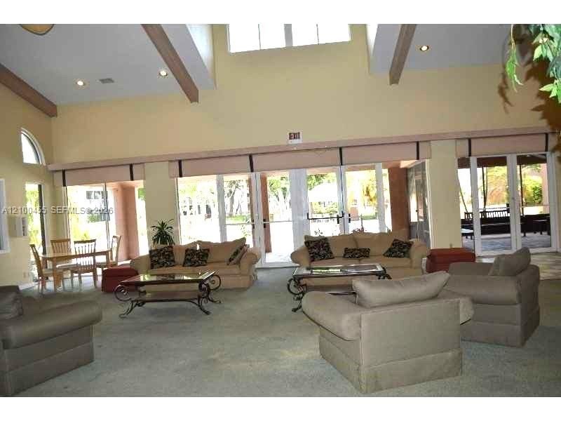 For Rent: $2,400 (2 beds, 2 baths, 1224 Square Feet)