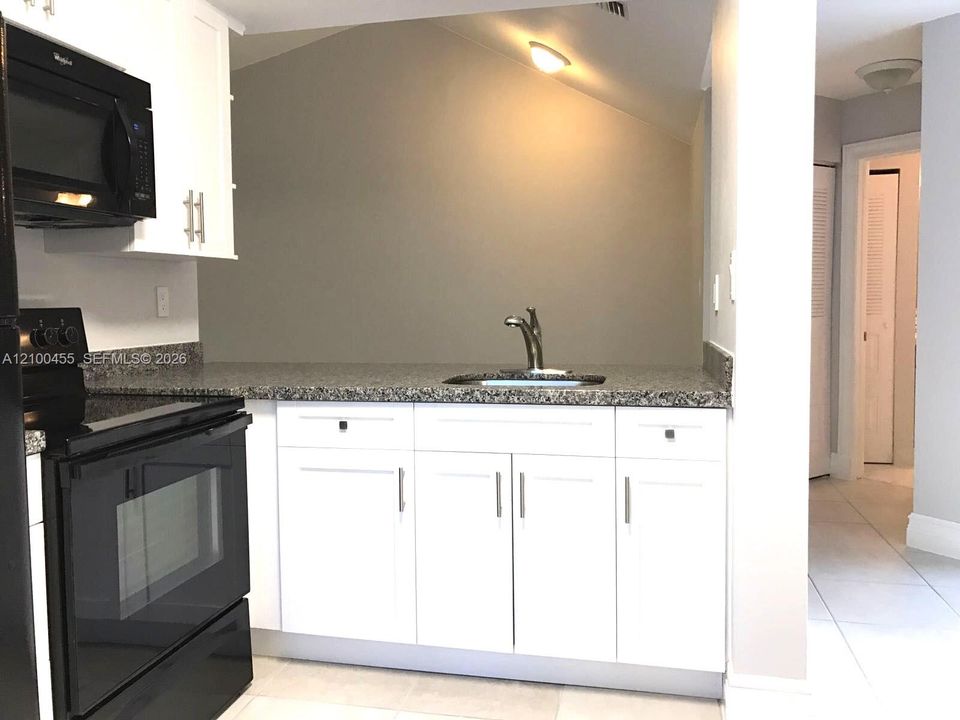 For Rent: $2,400 (2 beds, 2 baths, 1224 Square Feet)