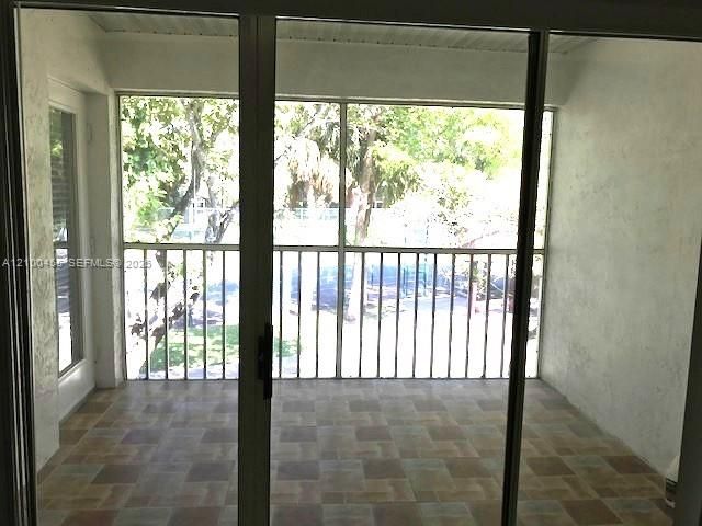 For Rent: $2,400 (2 beds, 2 baths, 1224 Square Feet)