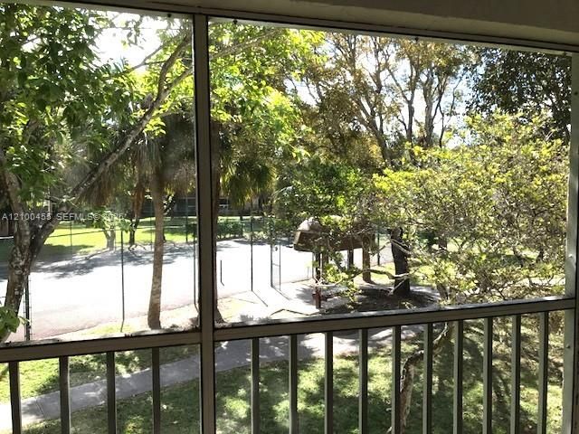 For Rent: $2,400 (2 beds, 2 baths, 1224 Square Feet)
