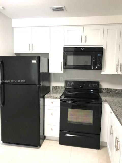 For Rent: $2,400 (2 beds, 2 baths, 1224 Square Feet)