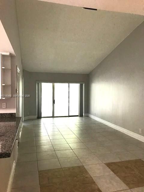 For Rent: $2,400 (2 beds, 2 baths, 1224 Square Feet)