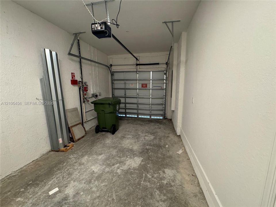En Renta: $3,750 (4 camas, 3 baños, 1888 Pies cuadrados)