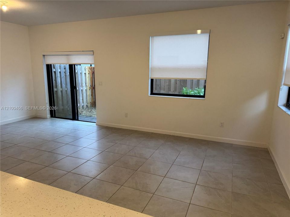 En Renta: $3,750 (4 camas, 3 baños, 1888 Pies cuadrados)