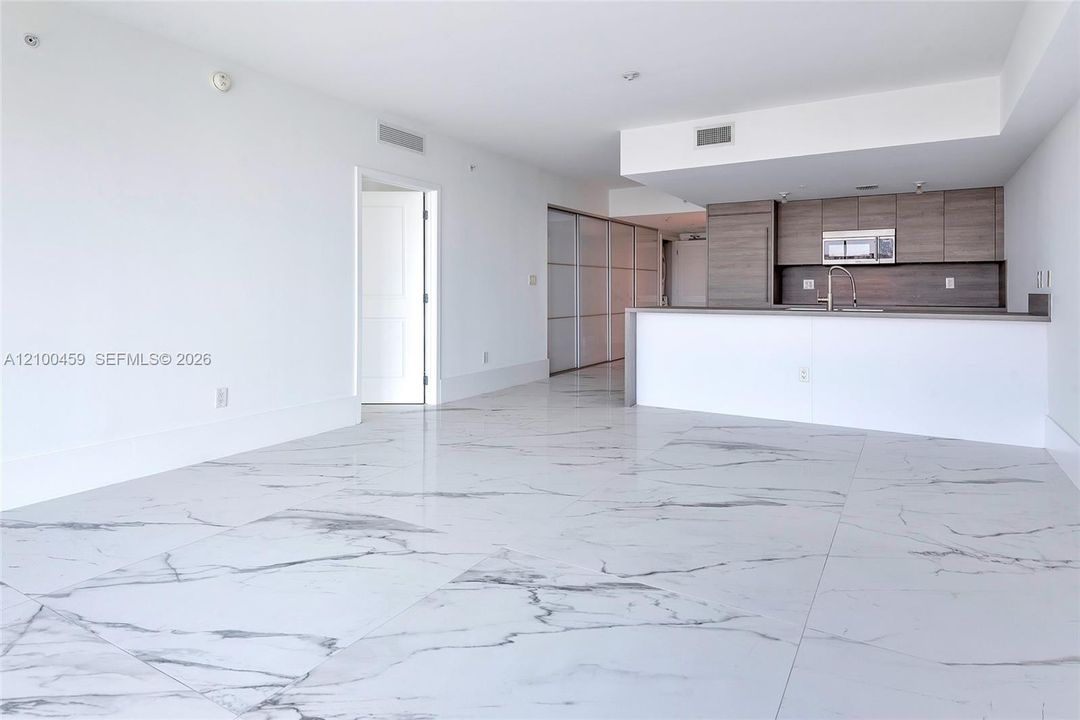 В аренду: $5,900 (2 спален, 3 ванн, 1732 Квадратных фут)