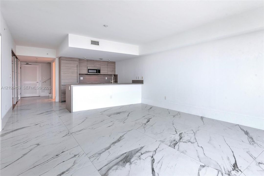 В аренду: $5,900 (2 спален, 3 ванн, 1732 Квадратных фут)