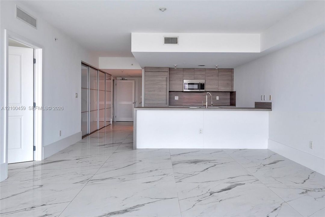 В аренду: $5,900 (2 спален, 3 ванн, 1732 Квадратных фут)