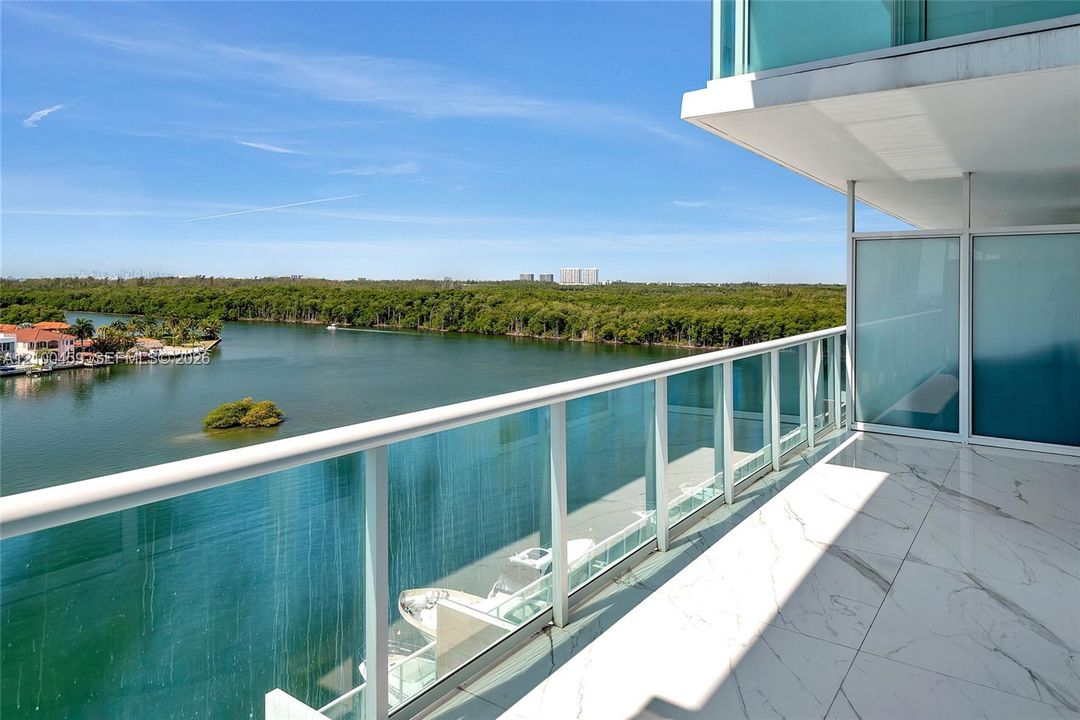 В аренду: $5,900 (2 спален, 3 ванн, 1732 Квадратных фут)