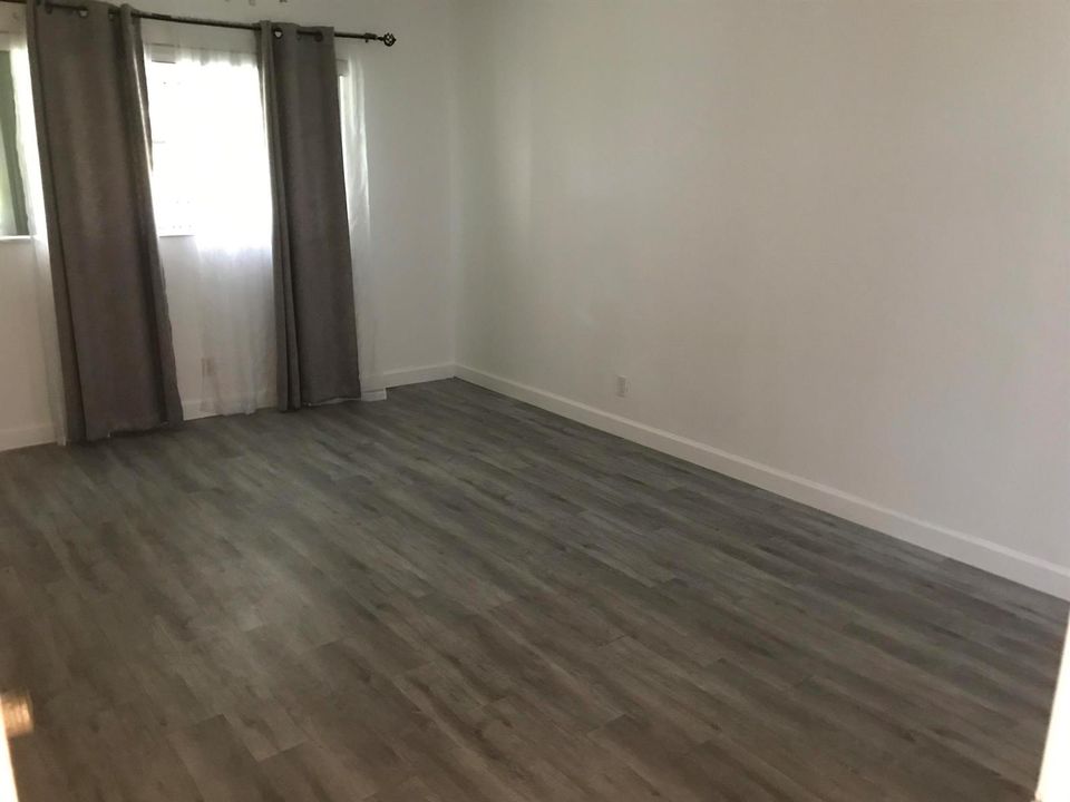 Large Bedroom
