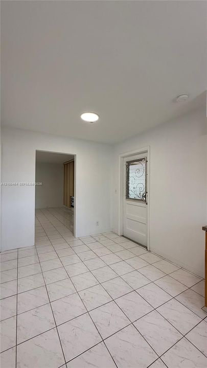 В аренду: $2,150 (2 спален, 1 ванн, 858 Квадратных фут)