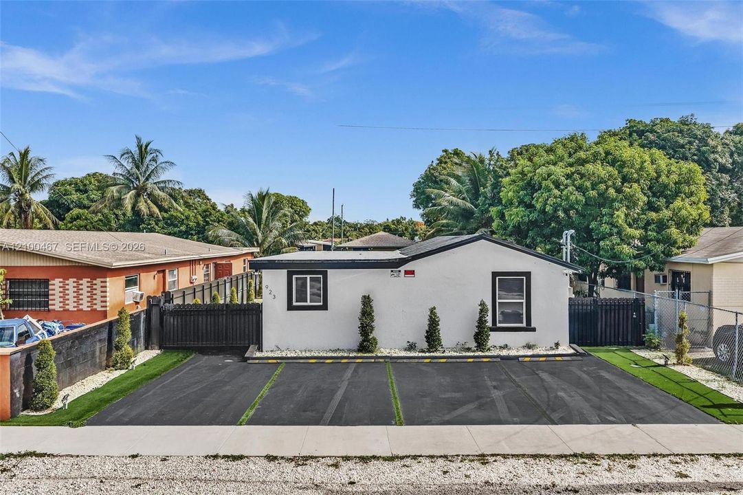 For Rent: $2,000 (2 beds, 1 baths, 500 Square Feet)