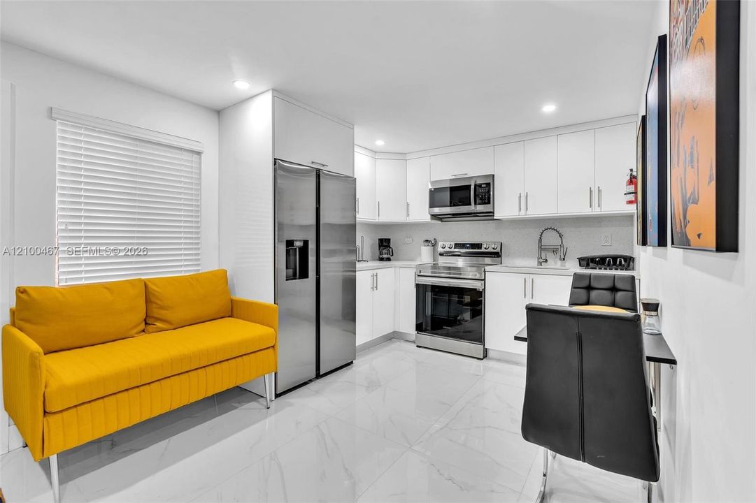 For Rent: $2,000 (2 beds, 1 baths, 500 Square Feet)