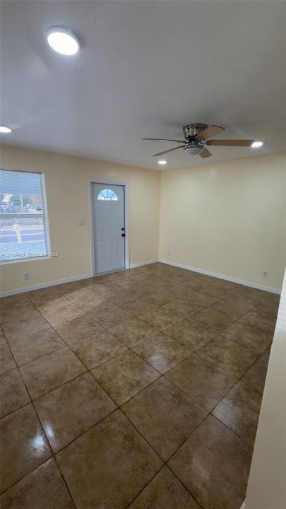 En Renta: $2,600 (3 camas, 2 baños, 1744 Pies cuadrados)