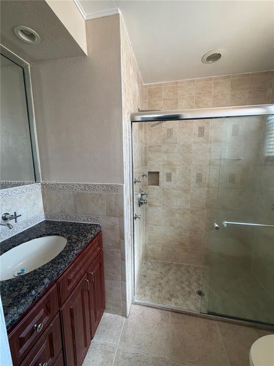 В аренду: $2,250 (2 спален, 2 ванн, 950 Квадратных фут)