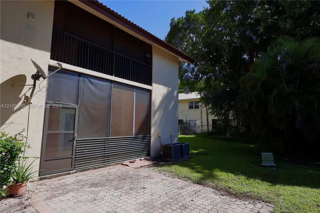 В аренду: $2,250 (2 спален, 2 ванн, 950 Квадратных фут)