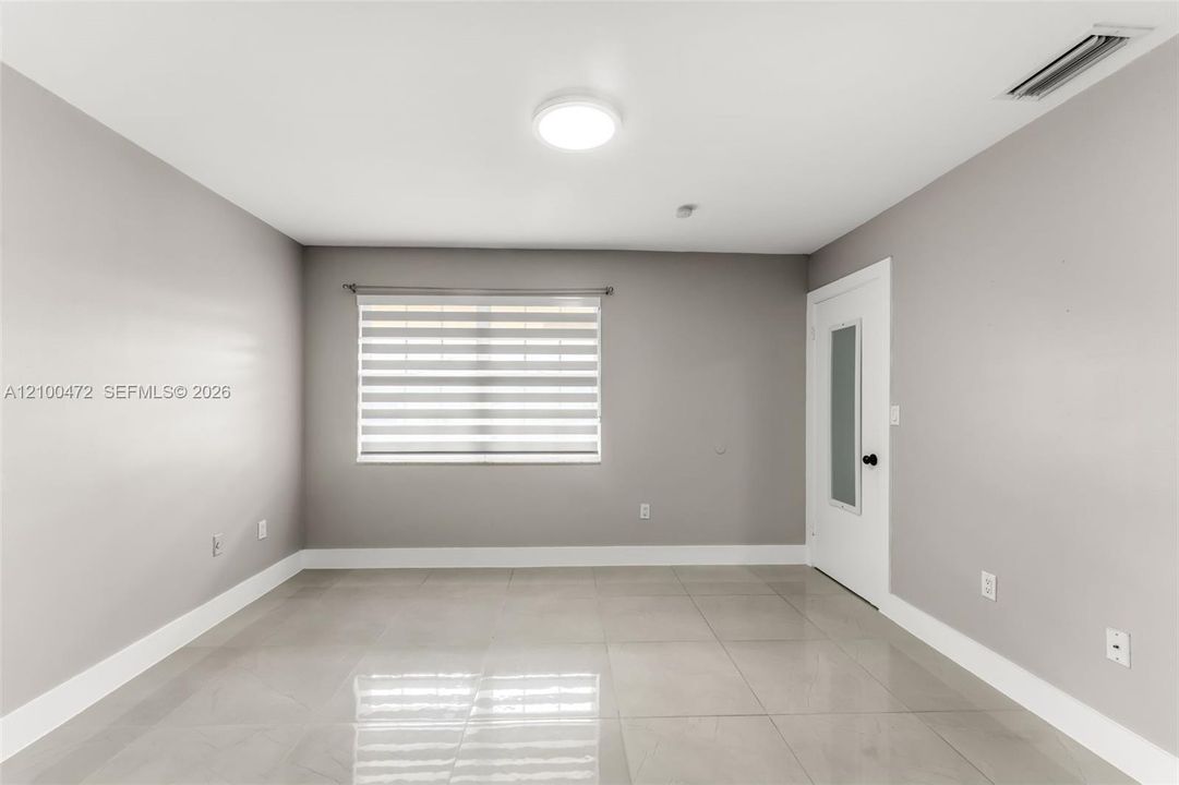 В аренду: $2,750 (3 спален, 2 ванн, 1300 Квадратных фут)