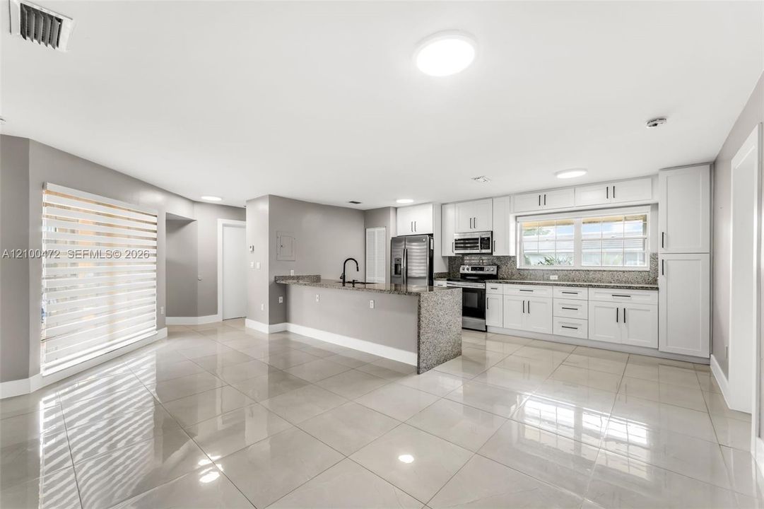 В аренду: $2,750 (3 спален, 2 ванн, 1300 Квадратных фут)