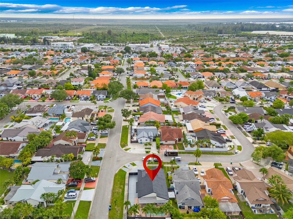 На продажу: $889,000 (3 спален, 2 ванн, 1882 Квадратных фут)