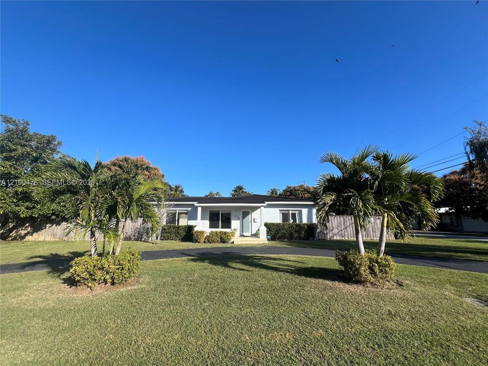 En Venta: $1,575,000 (3 camas, 2 baños, 1920 Pies cuadrados)