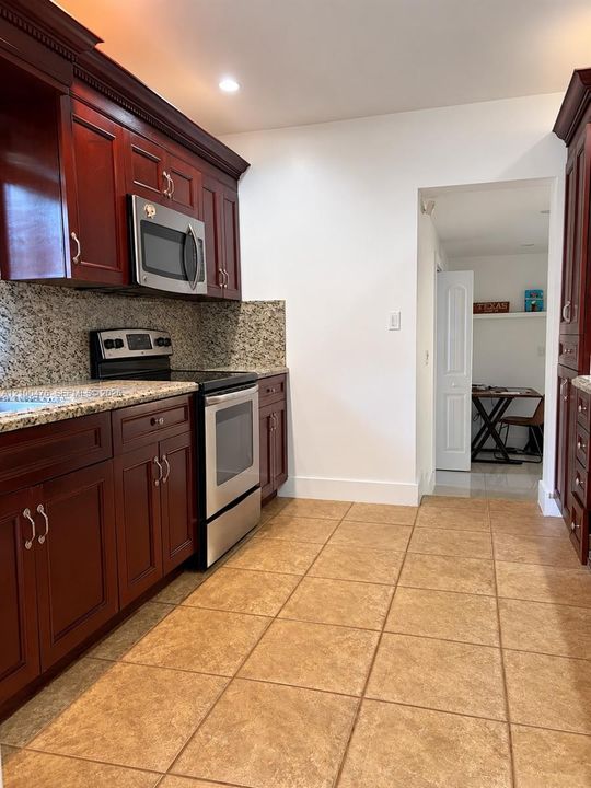 En Venta: $1,575,000 (3 camas, 2 baños, 1920 Pies cuadrados)
