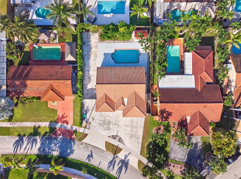 На продажу: $850,000 (4 спален, 2 ванн, 1674 Квадратных фут)