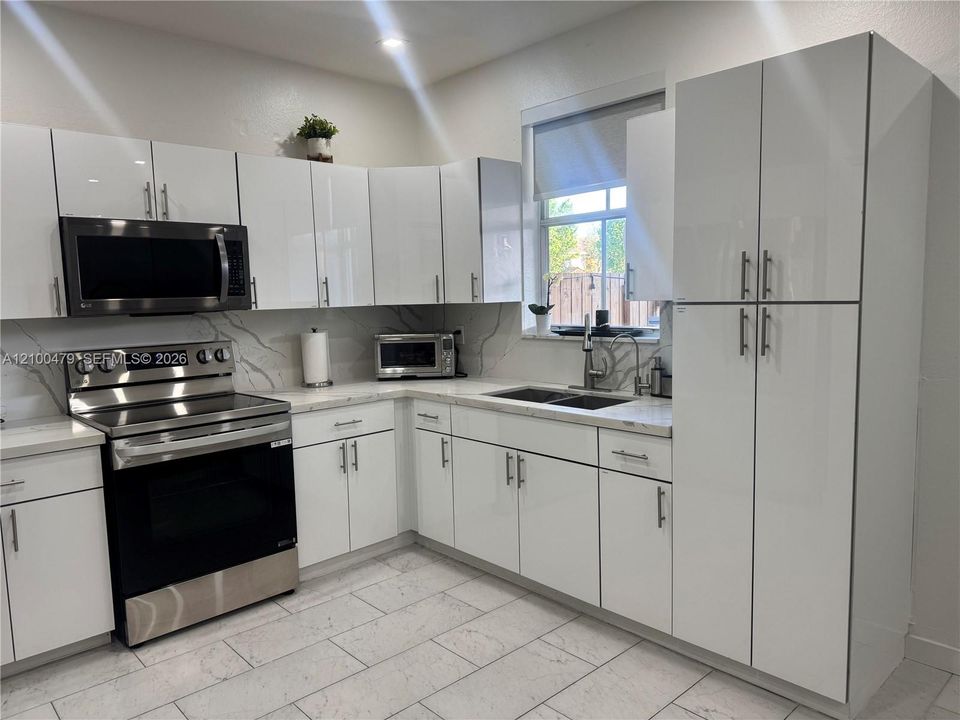 В аренду: $2,900 (3 спален, 2 ванн, 1540 Квадратных фут)