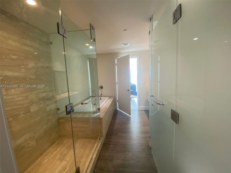 For Sale: $1,330,000 (2 beds, 3 baths, 1223 Square Feet)