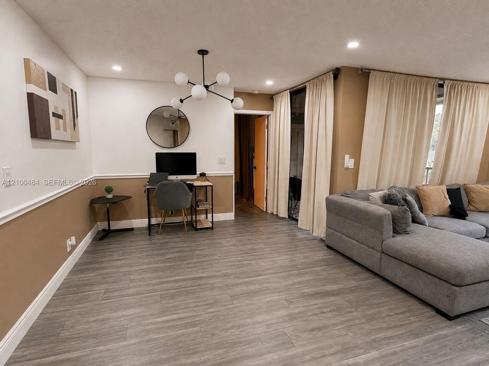 В аренду: $2,350 (2 спален, 2 ванн, 978 Квадратных фут)