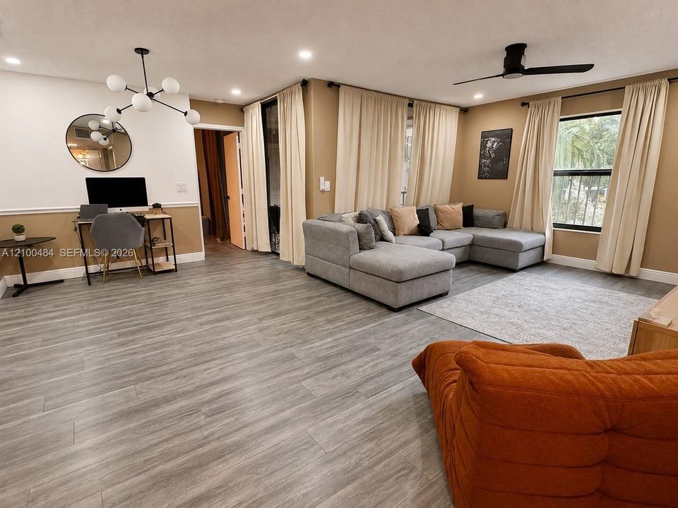 В аренду: $2,350 (2 спален, 2 ванн, 978 Квадратных фут)