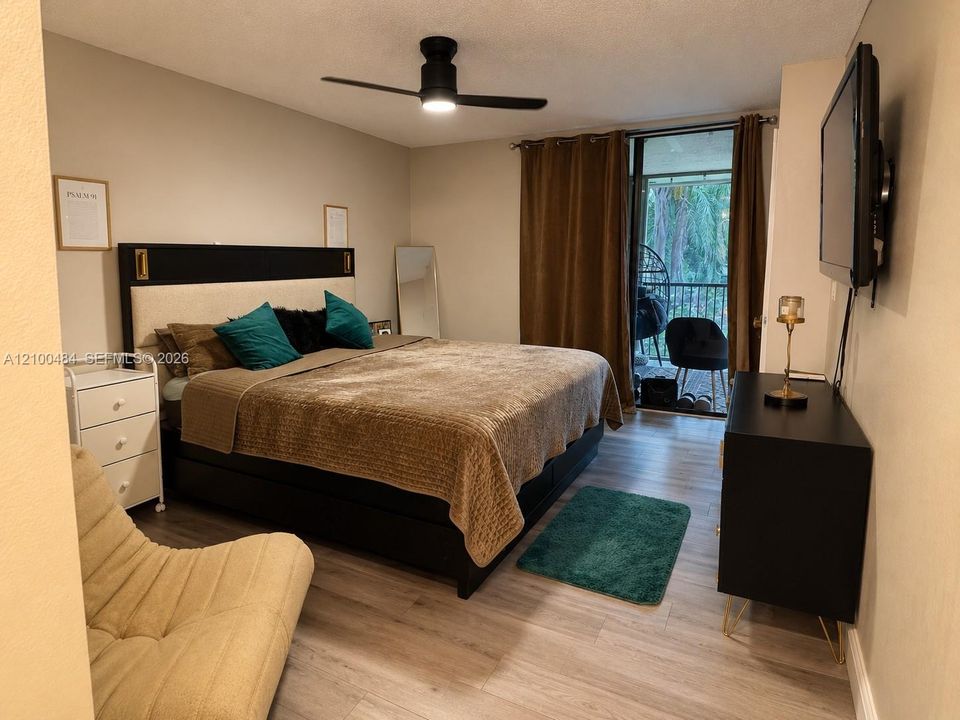 В аренду: $2,350 (2 спален, 2 ванн, 978 Квадратных фут)