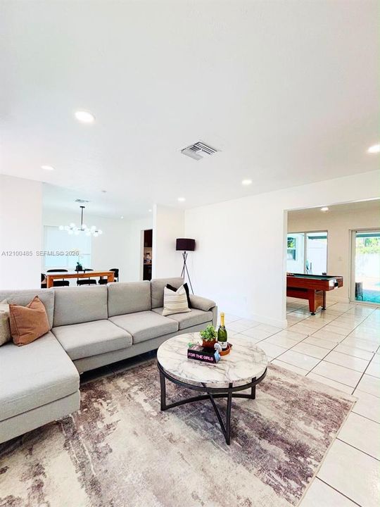 En Renta: $3,999 (3 camas, 2 baños, 1404 Pies cuadrados)