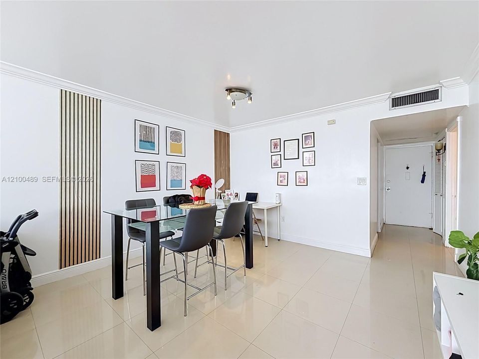 На продажу: $175,000 (1 спален, 2 ванн, 861 Квадратных фут)