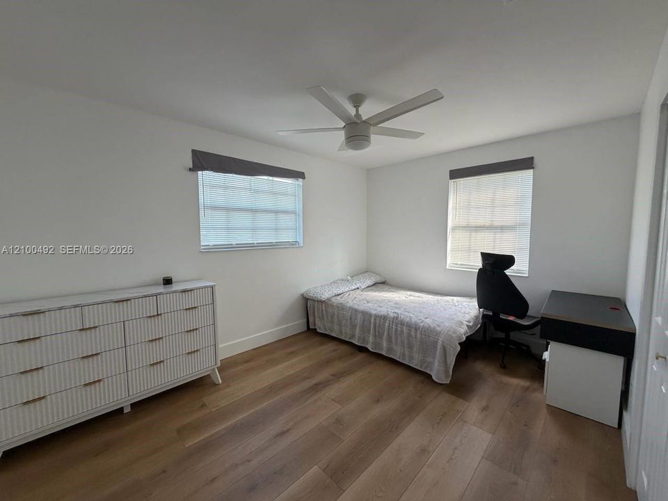 En Renta: $3,950 (3 camas, 2 baños, 1098 Pies cuadrados)