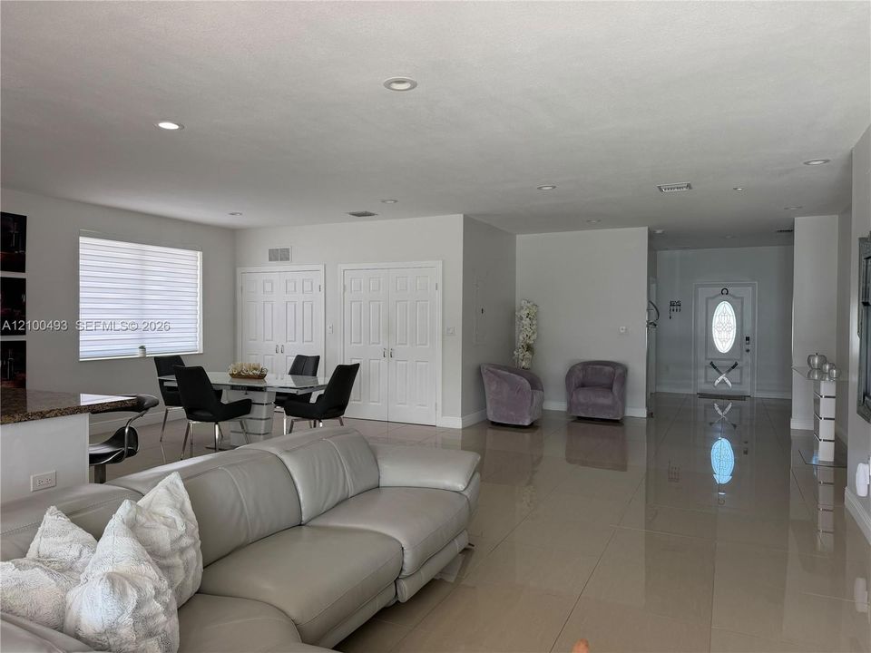 For Sale: $1,087,000 (4 beds, 4 baths, 2329 Square Feet)