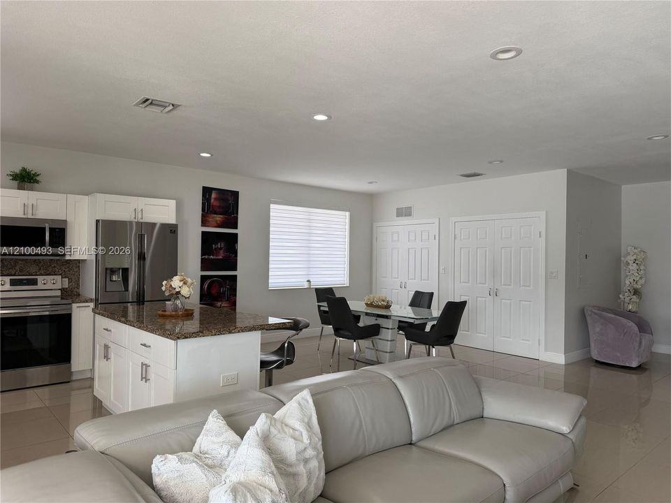 For Sale: $1,087,000 (4 beds, 4 baths, 2329 Square Feet)