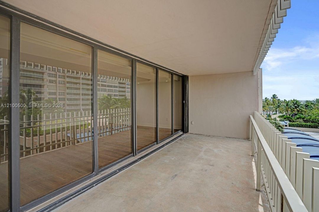 В аренду: $6,800 (2 спален, 2 ванн, 1642 Квадратных фут)