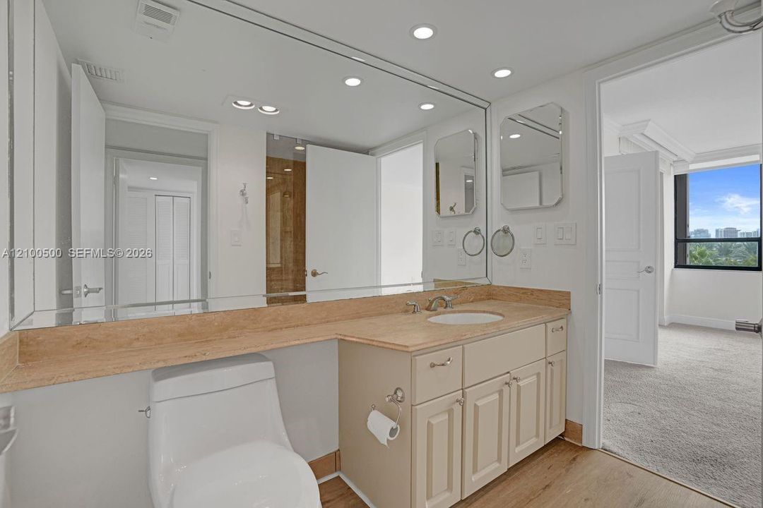 В аренду: $6,800 (2 спален, 2 ванн, 1642 Квадратных фут)