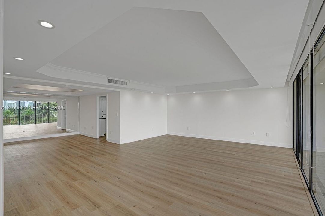 В аренду: $6,800 (2 спален, 2 ванн, 1642 Квадратных фут)