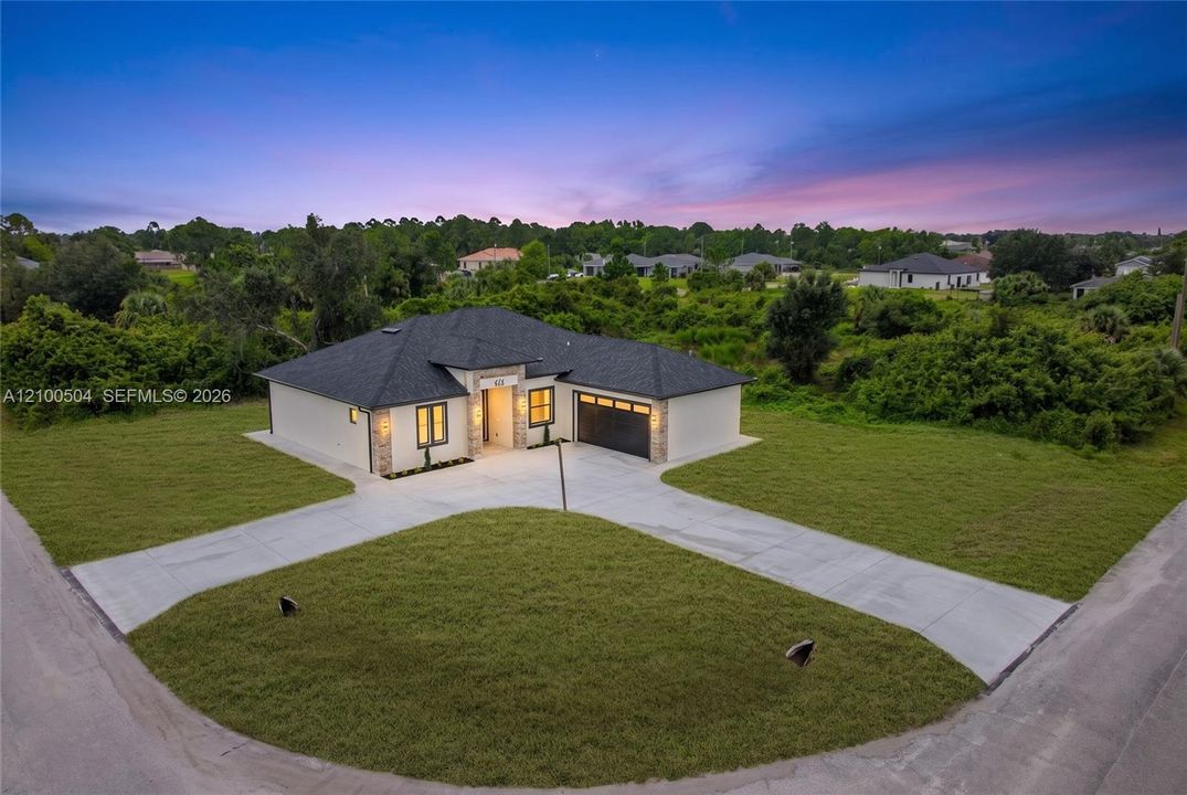 En Venta: $370,000 (4 camas, 3 baños, 0 Pies cuadrados)