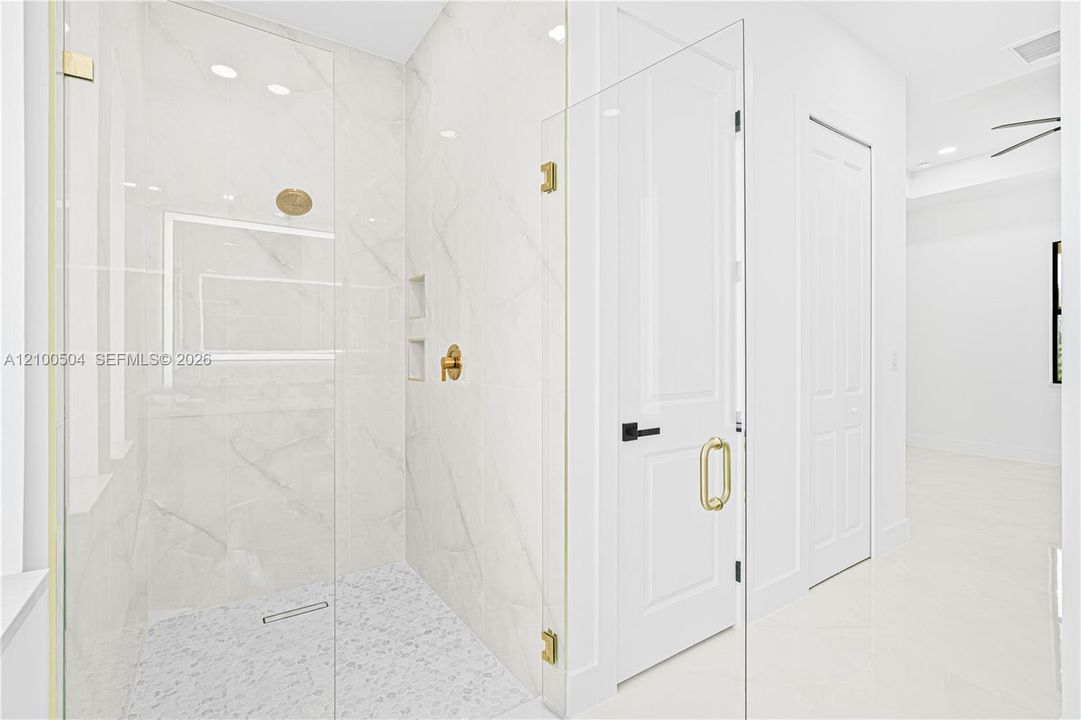 En Venta: $370,000 (4 camas, 3 baños, 0 Pies cuadrados)