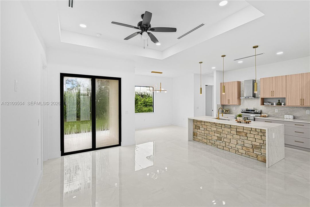 En Venta: $370,000 (4 camas, 3 baños, 0 Pies cuadrados)