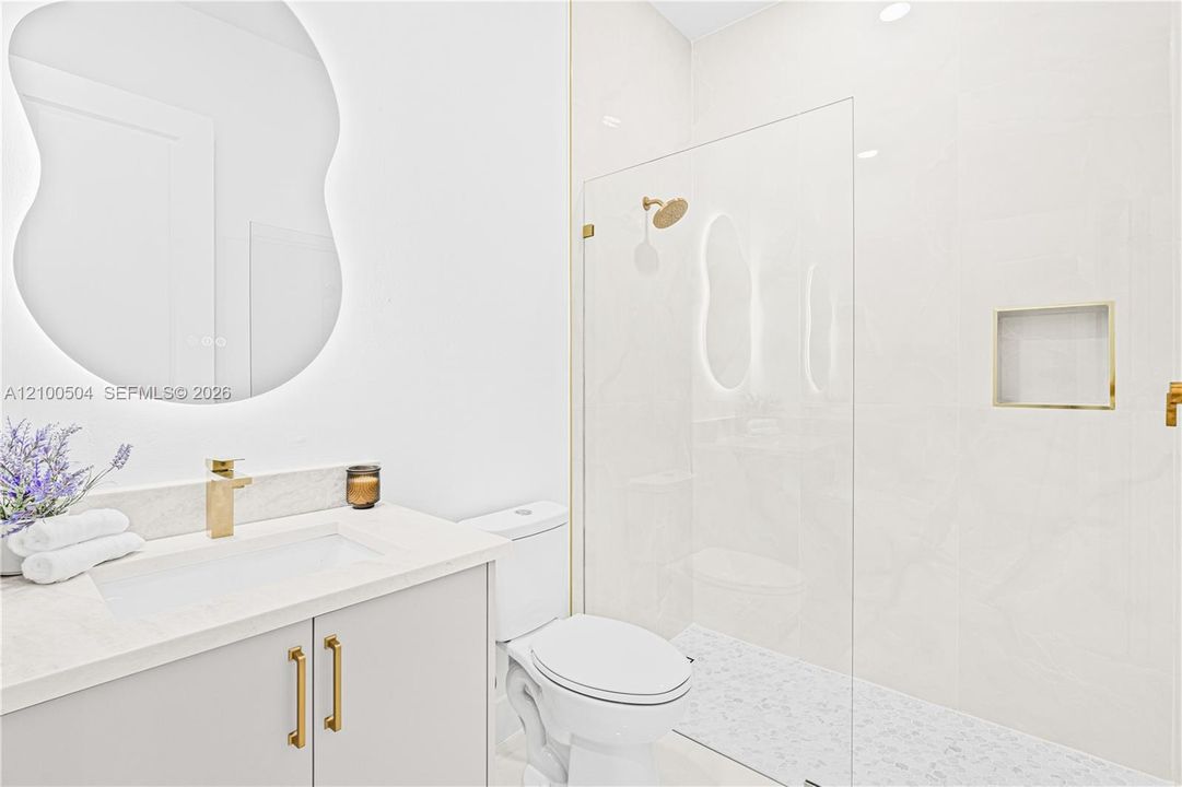 En Venta: $370,000 (4 camas, 3 baños, 0 Pies cuadrados)