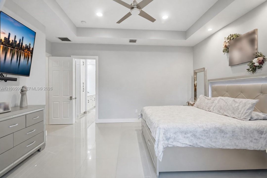 For Sale: $2,300,000 (5 beds, 4 baths, 3708 Square Feet)