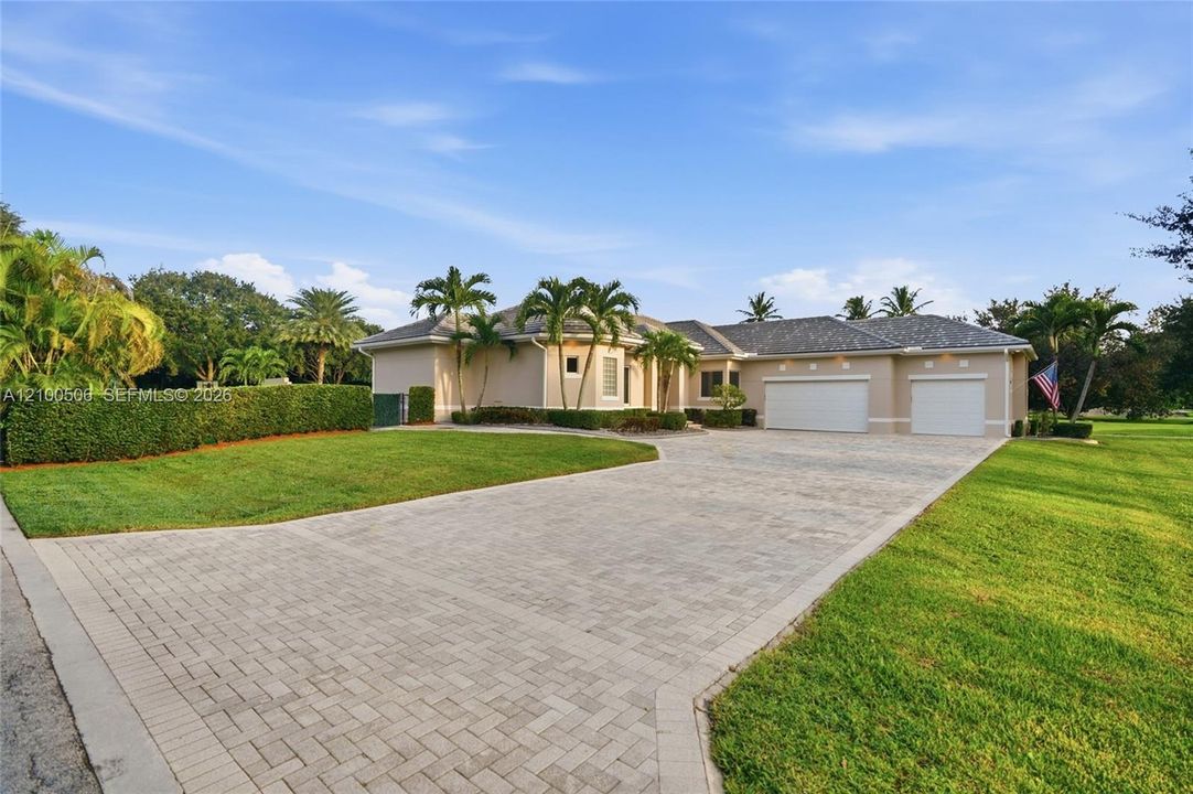 For Sale: $2,300,000 (5 beds, 4 baths, 3708 Square Feet)