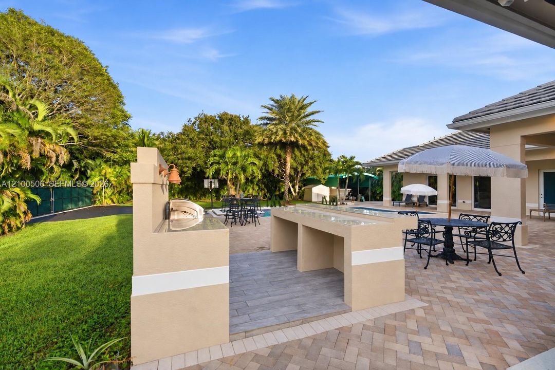For Sale: $2,300,000 (5 beds, 4 baths, 3708 Square Feet)