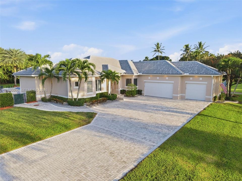 For Sale: $2,300,000 (5 beds, 4 baths, 3708 Square Feet)