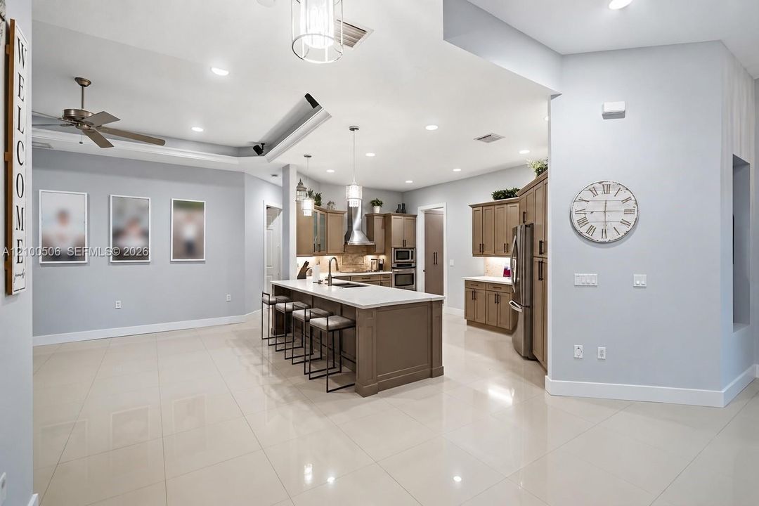 For Sale: $2,300,000 (5 beds, 4 baths, 3708 Square Feet)