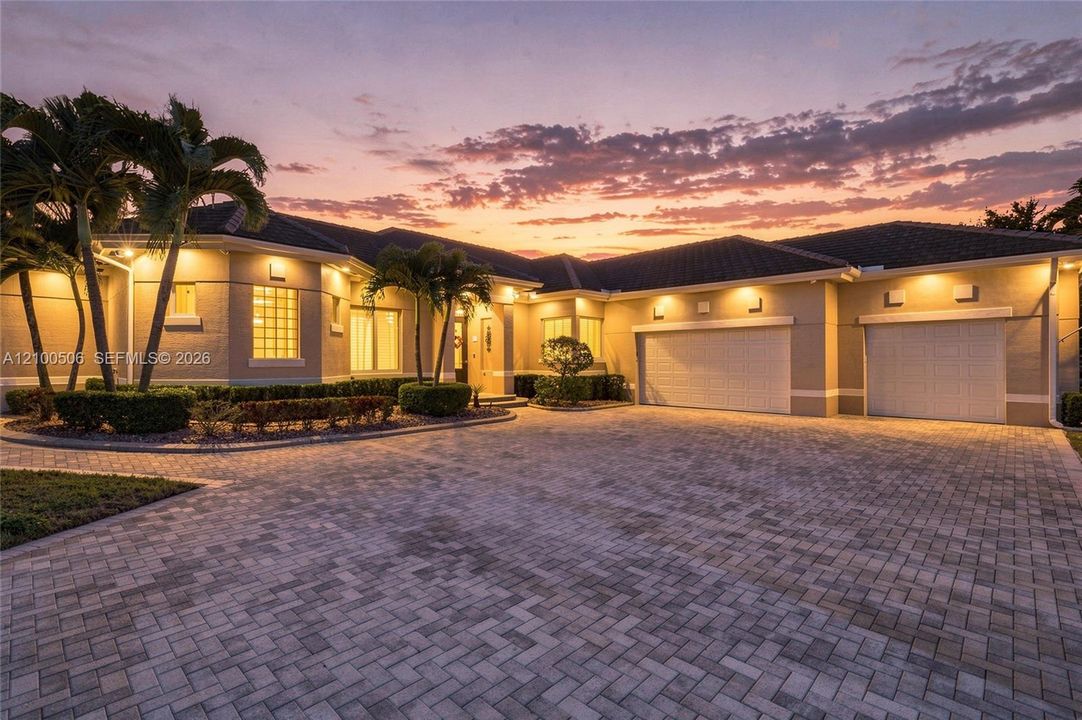 For Sale: $2,300,000 (5 beds, 4 baths, 3708 Square Feet)