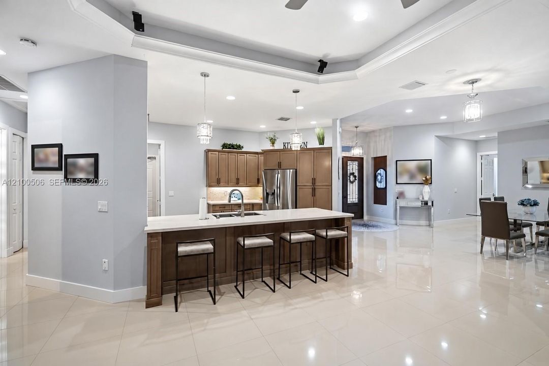 For Sale: $2,300,000 (5 beds, 4 baths, 3708 Square Feet)
