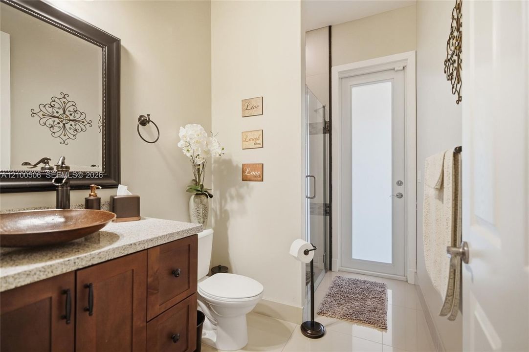 For Sale: $2,300,000 (5 beds, 4 baths, 3708 Square Feet)
